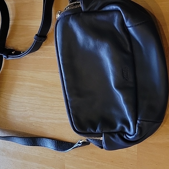 Ladies leather adjustable crossbody handbag - Picture 2 of 5